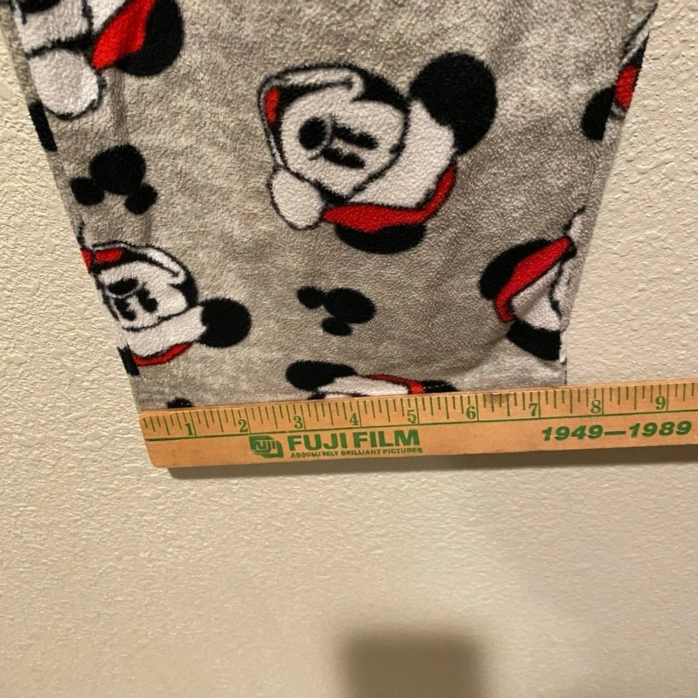 Disney Christmas Pajamas Mickey Mouse pants size 8 UNISEX Winter Holidays